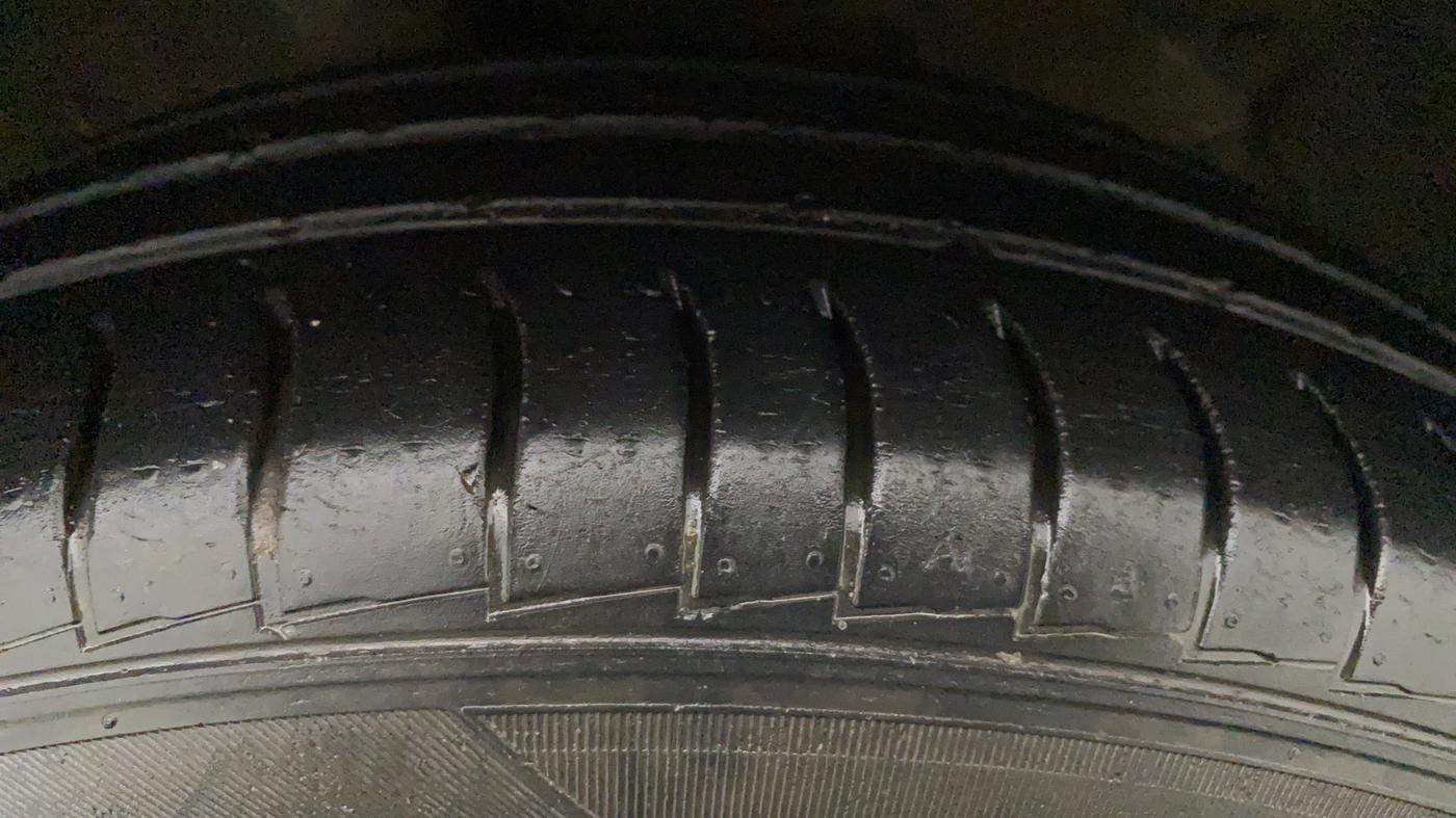 2018 Hyundai NEW SANTRO SPORTZ CNG, CNG, Manual, 91,400 km, Left Front Tyre Tread
