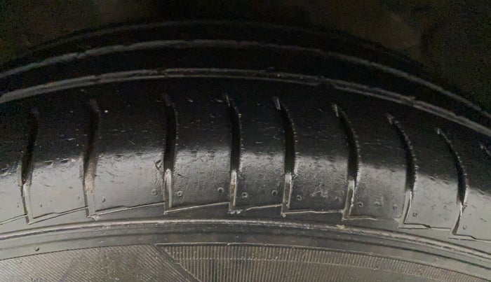 2018 Hyundai NEW SANTRO SPORTZ CNG, CNG, Manual, 91,400 km, Left Front Tyre Tread
