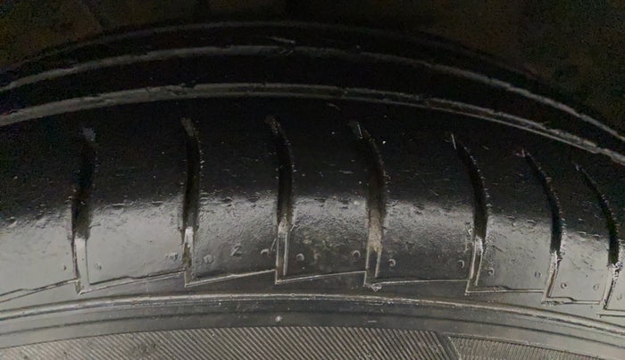 2018 Hyundai NEW SANTRO SPORTZ CNG, CNG, Manual, 91,400 km, Right Front Tyre Tread