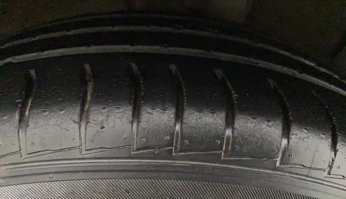 2018 Hyundai NEW SANTRO SPORTZ CNG, CNG, Manual, 91,400 km, Right Rear Tyre Tread