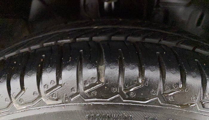 2016 Datsun Redi Go T (O), Petrol, Manual, 20,205 km, Right Front Tyre Tread
