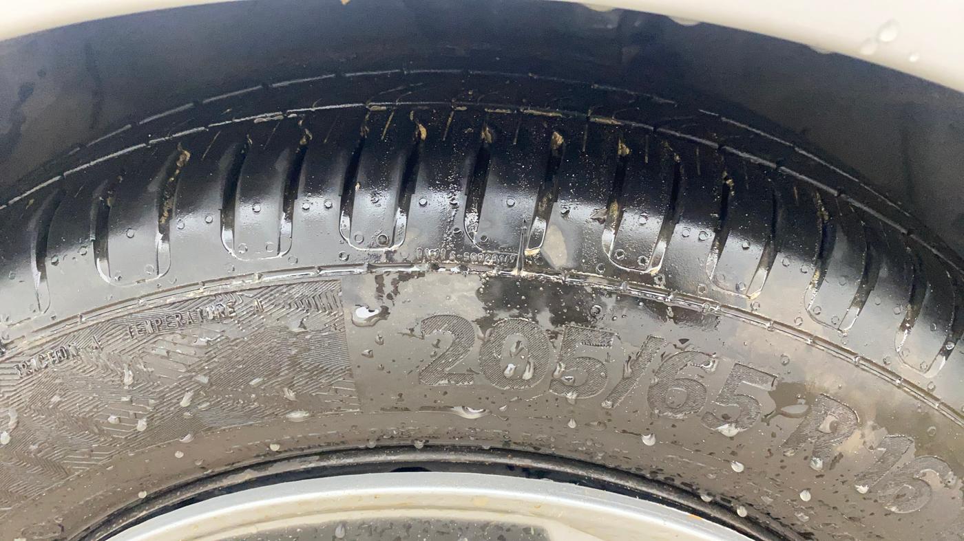 2018 Ford Ecosport TREND + 1.5L PETROL AT, CNG, Automatic, 60,393 km, Left Front Tyre Tread