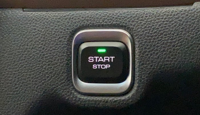 2024 MG HECTOR PLUS SHARP PRO 1.5 TURBO MT 7 STR, Petrol, Manual, 11,010 km, Keyless Start/ Stop Button