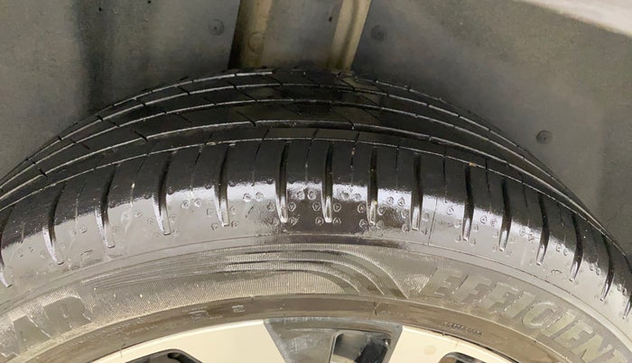 2024 MG HECTOR PLUS SHARP PRO 1.5 TURBO MT 7 STR, Petrol, Manual, 11,010 km, Right Rear Tyre Tread