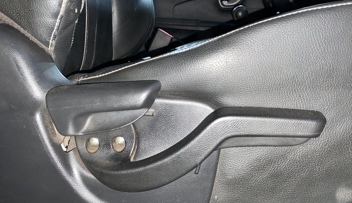 2017 Honda BR-V 1.5L I-VTEC VX, Petrol, Manual, 59,200 km, Driver Side Adjustment Panel