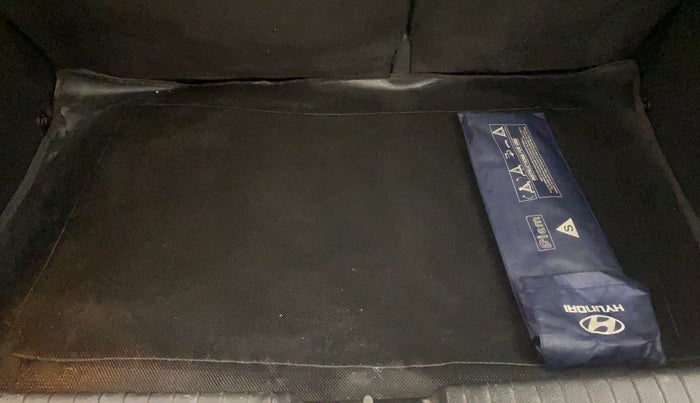 2017 Hyundai i20 Active 1.2 SX, Petrol, Manual, 97,667 km, Boot Inside