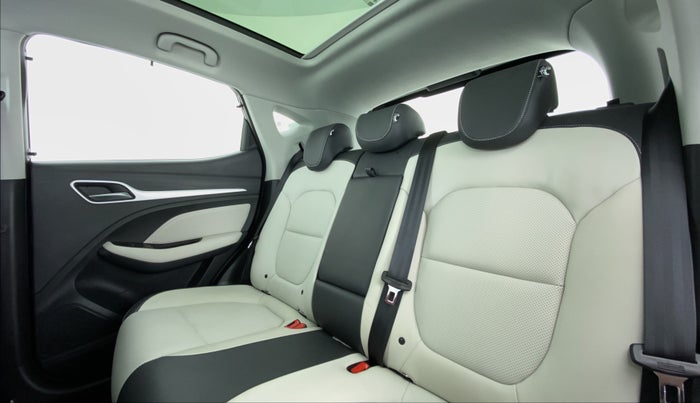 2022 MG ASTOR SHARP (O) 1.5 CVT IVORY, Petrol, Automatic, 2,091 km, Right Side Rear Door Cabin