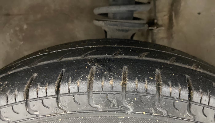 2017 Maruti Alto 800 LXI, Petrol, Manual, 53,379 km, Left Front Tyre Tread
