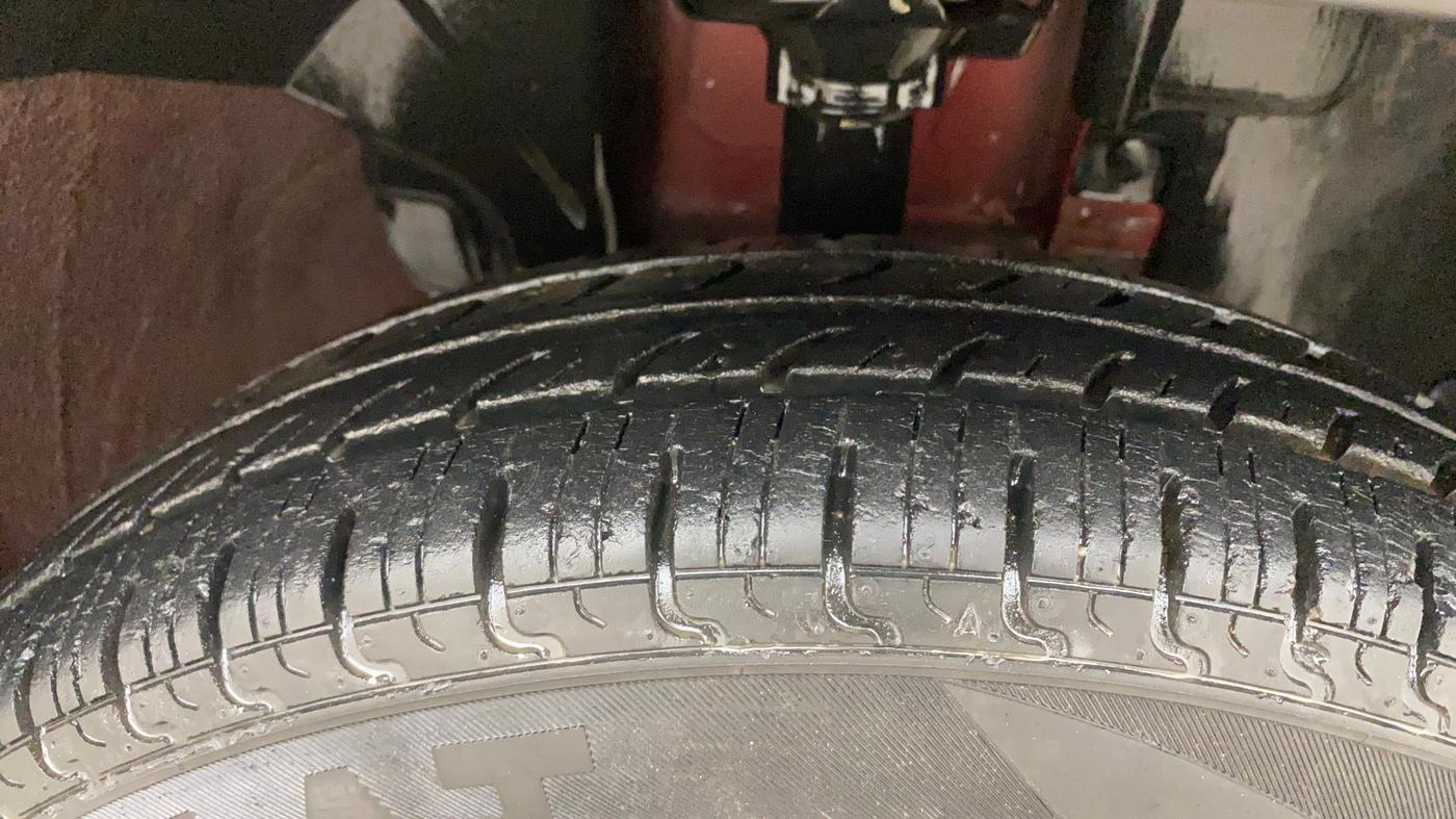 2015 Renault Kwid RXL, Petrol, Manual, 22,255 km, Right Front Tyre Tread