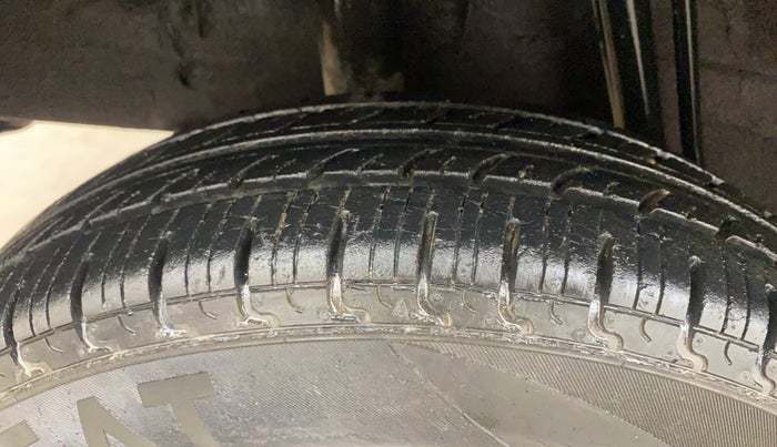 2015 Renault Kwid RXL, Petrol, Manual, 22,308 km, Right Rear Tyre Tread