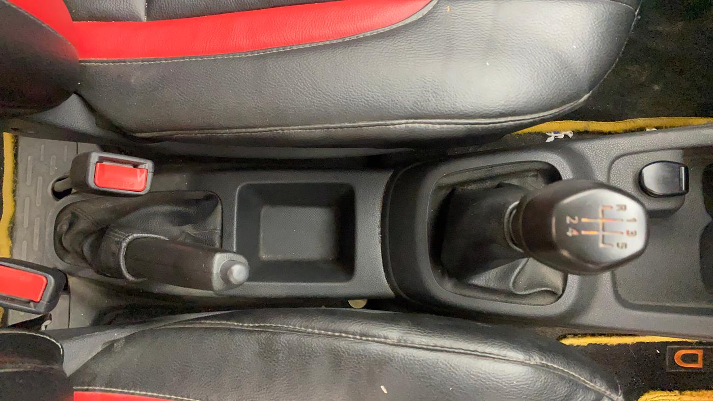 2015 Renault Kwid RXL, Petrol, Manual, 22,255 km, Gear Lever