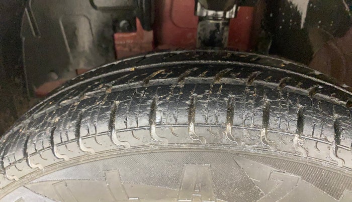 2015 Renault Kwid RXL, Petrol, Manual, 22,308 km, Left Front Tyre Tread