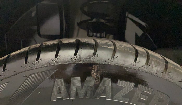 2016 Renault Kwid RXT 0.8 (O), Petrol, Manual, 37,497 km, Left Front Tyre Tread