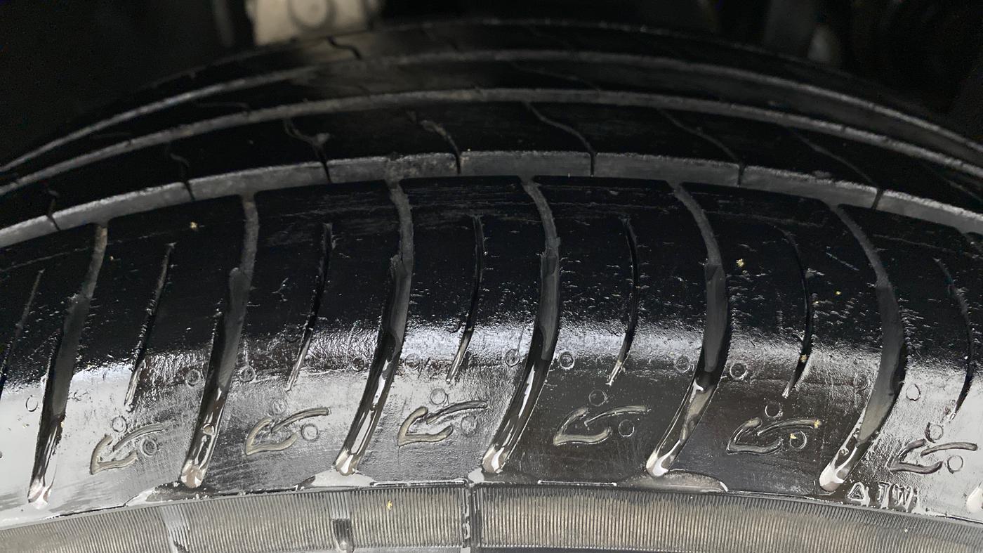 2020 Mahindra MARAZZO M6 8 STR, Diesel, Manual, 26,423 km, Right Front Tyre Tread