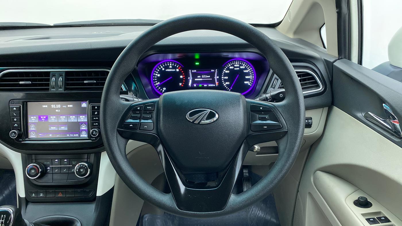 2020 Mahindra MARAZZO M6 8 STR, Diesel, Manual, 26,423 km, Steering Wheel Close Up