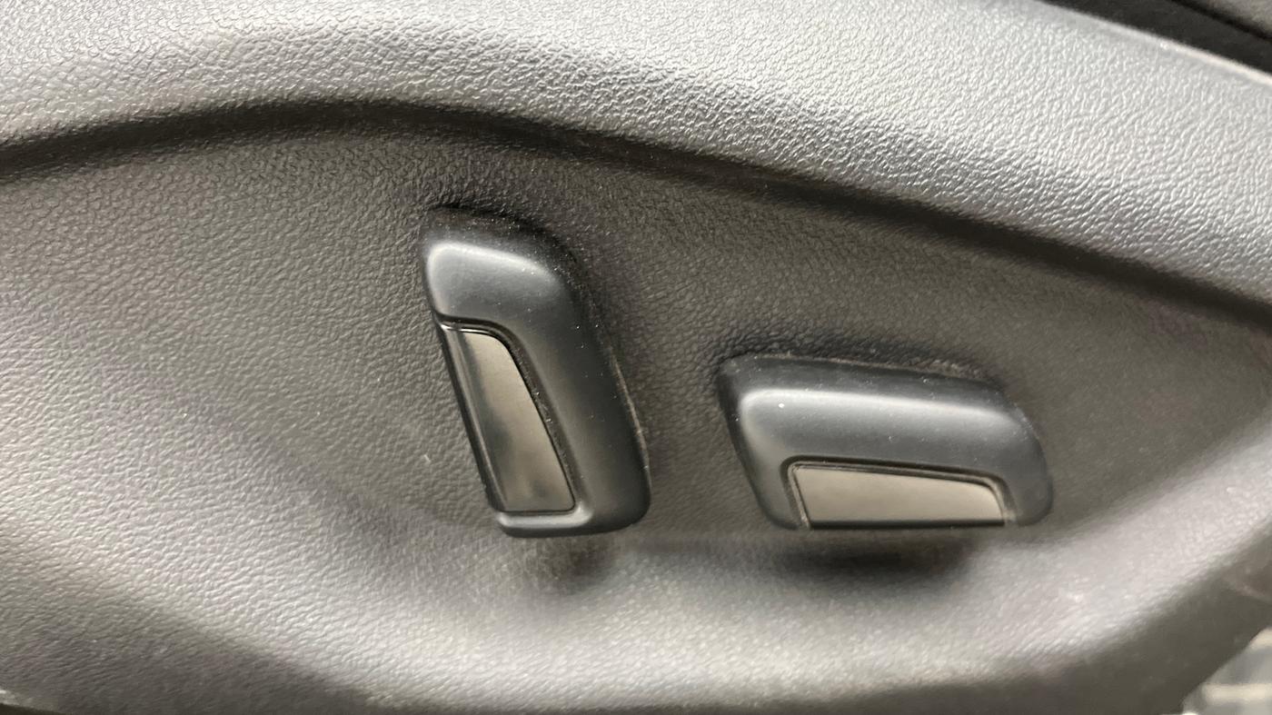 2024 Volkswagen TAIGUN GT PLUS 1.5 TSI DSG, Petrol, Automatic, 19,198 km, Driver Side Adjustment Panel