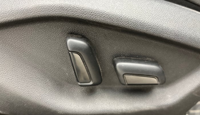 2024 Volkswagen TAIGUN GT PLUS 1.5 TSI DSG, Petrol, Automatic, 19,773 km, Driver Side Adjustment Panel