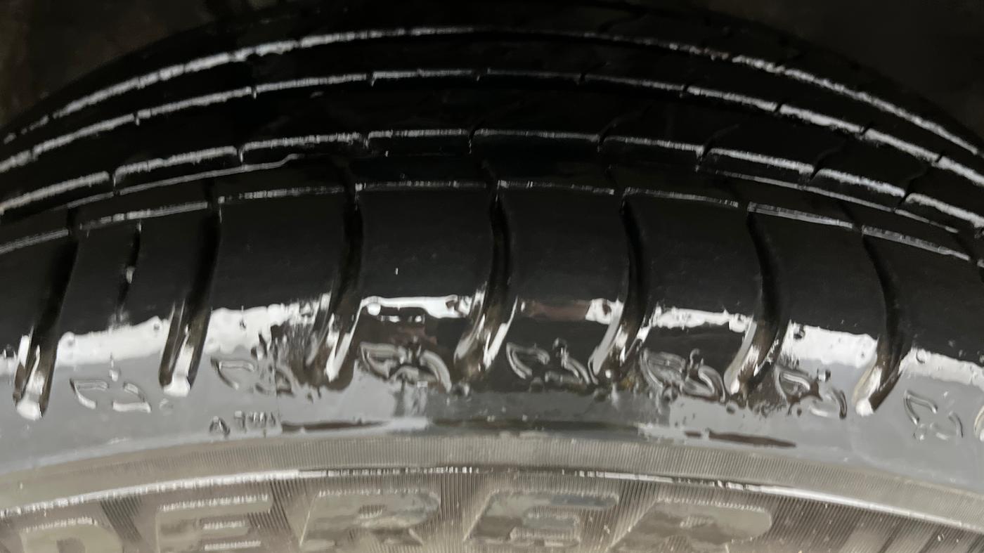 2024 Volkswagen TAIGUN GT PLUS 1.5 TSI DSG, Petrol, Automatic, 19,198 km, Right Front Tyre Tread