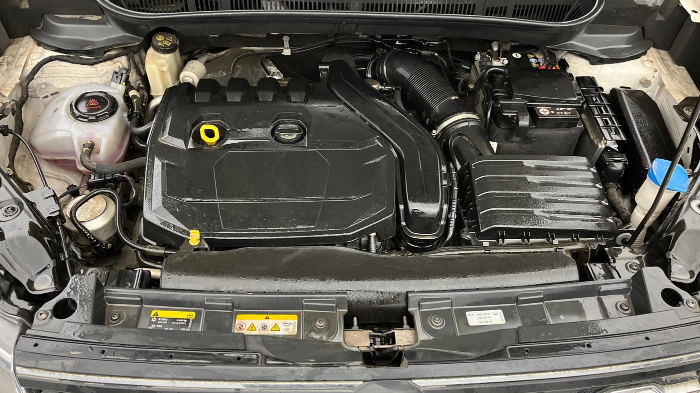 2024 Volkswagen TAIGUN GT PLUS 1.5 TSI DSG, Petrol, Automatic, 19,198 km, Engine View