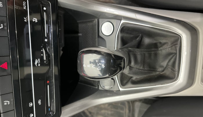 2024 Volkswagen TAIGUN GT PLUS 1.5 TSI DSG, Petrol, Automatic, 19,773 km, Gear Lever