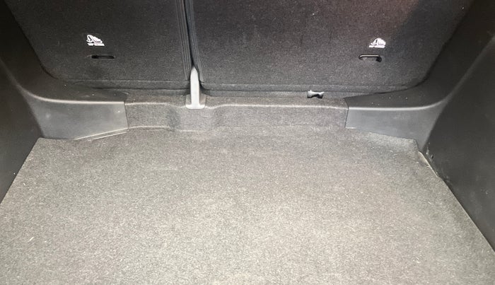 2024 Volkswagen TAIGUN GT PLUS 1.5 TSI DSG, Petrol, Automatic, 19,773 km, Boot Inside