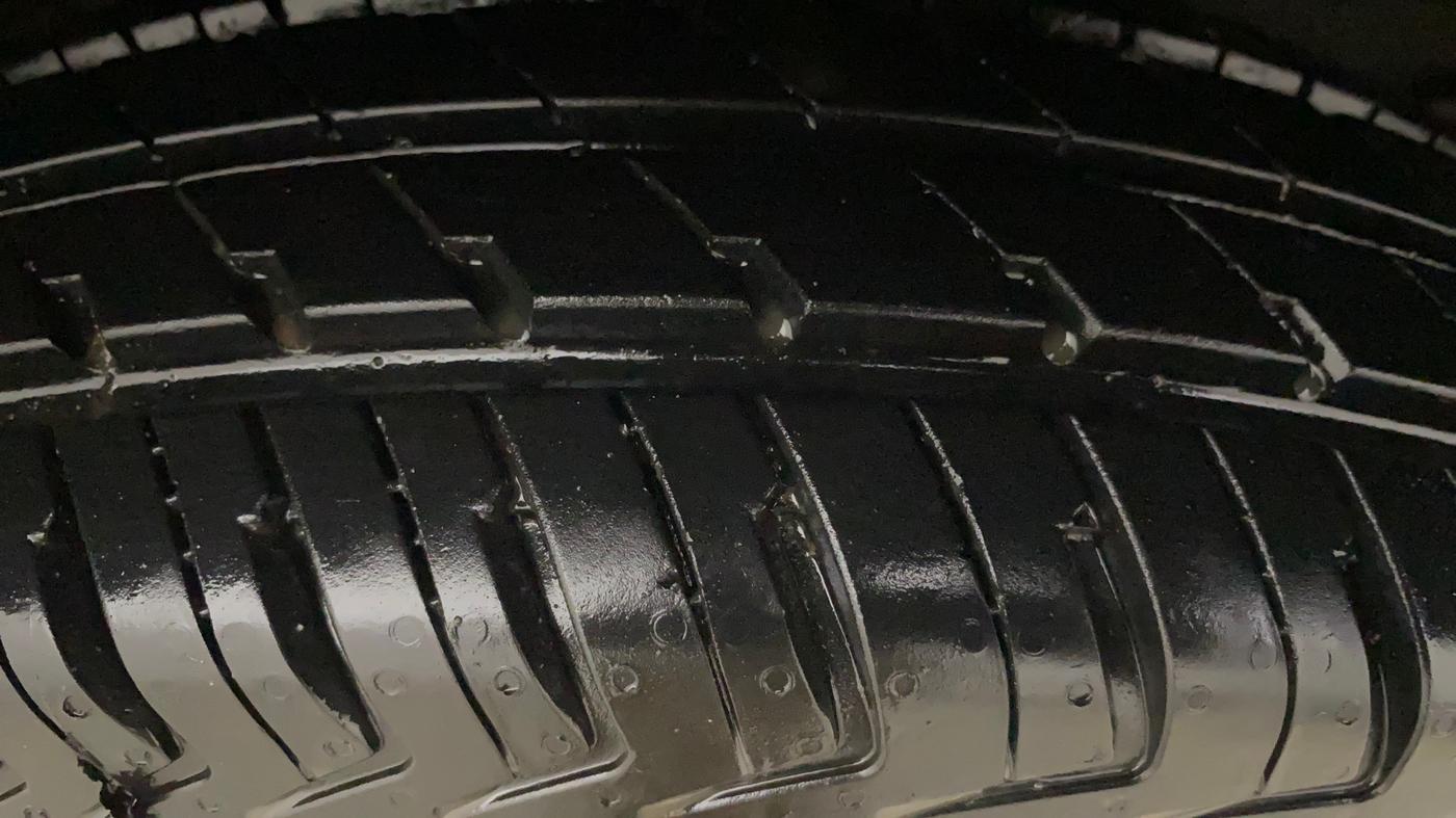 2023 Maruti Alto K10 VXI AMT, Petrol, Automatic, 35,465 km, Right Front Tyre Tread