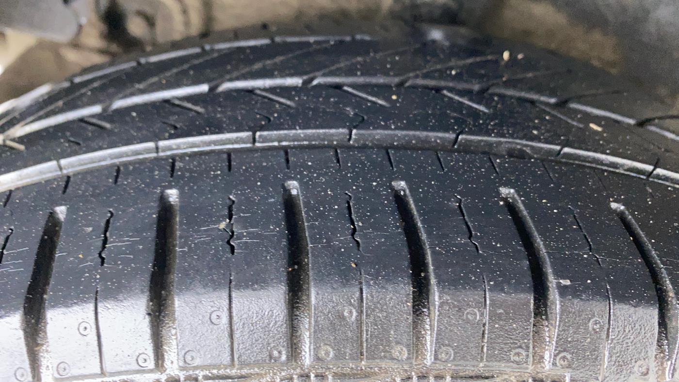 2014 Hyundai Grand i10 ASTA 1.2 AT VTVT, Petrol, Automatic, 57,770 km, Right Rear Tyre Tread