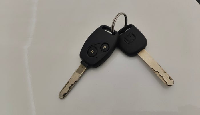 2014 Honda Amaze 1.2L I-VTEC VX, Petrol, Manual, 27,741 km, Key Close Up