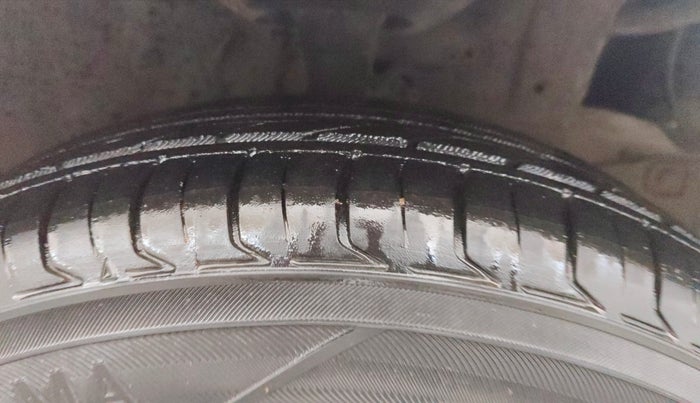 2014 Honda Amaze 1.2L I-VTEC VX, Petrol, Manual, 27,741 km, Right Front Tyre Tread