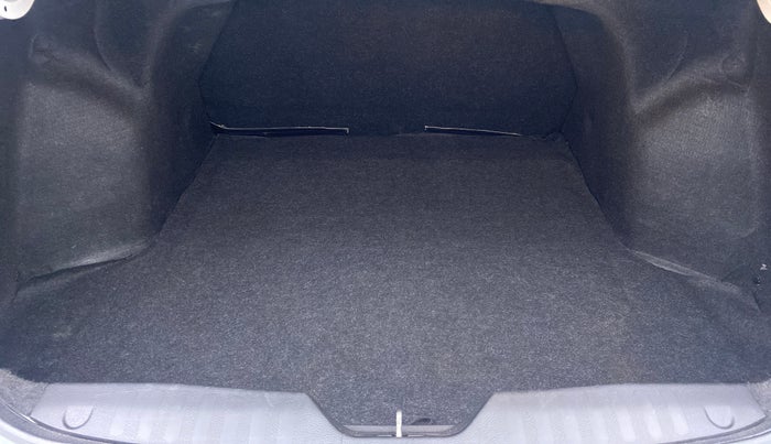 2015 Maruti Ciaz ZXI, Petrol, Manual, 57,465 km, Boot Inside