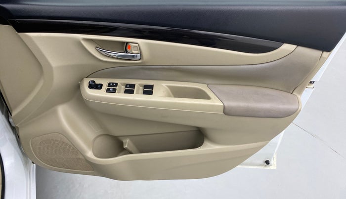 2015 Maruti Ciaz ZXI, Petrol, Manual, 57,465 km, Driver Side Door Panels Control