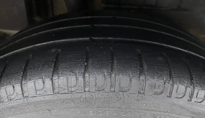 2017 Maruti Dzire ZDI AMT, Diesel, Automatic, 86,985 km, Right Rear Tyre Tread