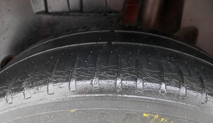 2017 Maruti Dzire ZDI AMT, Diesel, Automatic, 86,985 km, Left Rear Tyre Tread