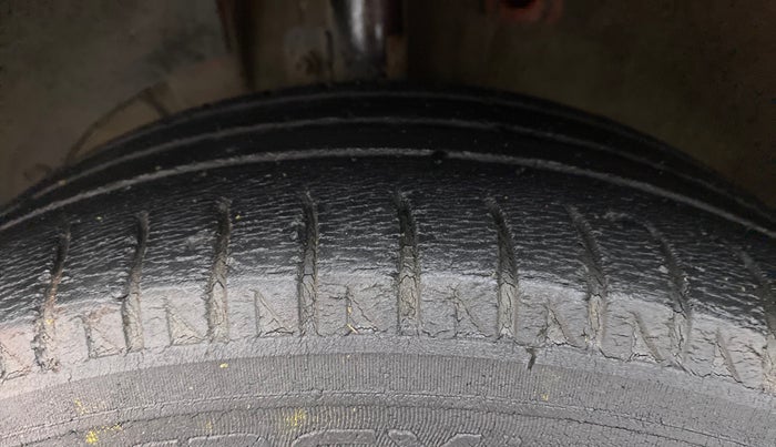 2017 Maruti Dzire ZDI AMT, Diesel, Automatic, 86,985 km, Left Front Tyre Tread