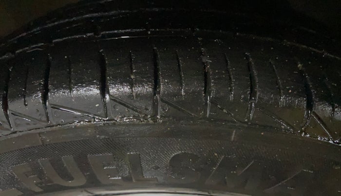 2020 Maruti Alto LXI, Petrol, Manual, 25,461 km, Left Front Tyre Tread