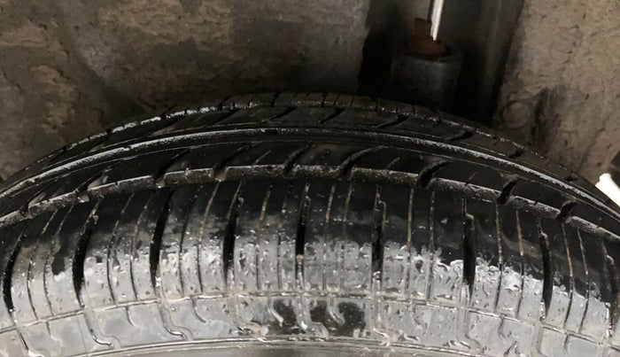 2015 Maruti Swift Dzire VXI, Petrol, Manual, 61,070 km, Left Rear Tyre Tread