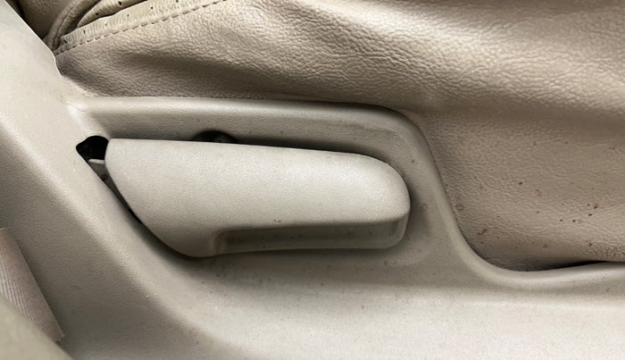 2015 Maruti Swift Dzire VXI, Petrol, Manual, 61,070 km, Driver Side Adjustment Panel