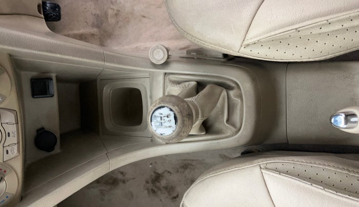 2015 Maruti Swift Dzire VXI, Petrol, Manual, 61,070 km, Gear Lever