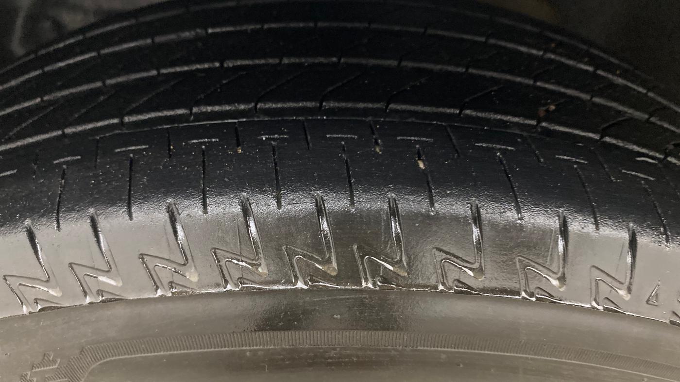 2018 Maruti IGNIS DELTA 1.2, Petrol, Manual, 67,689 km, Left Front Tyre Tread