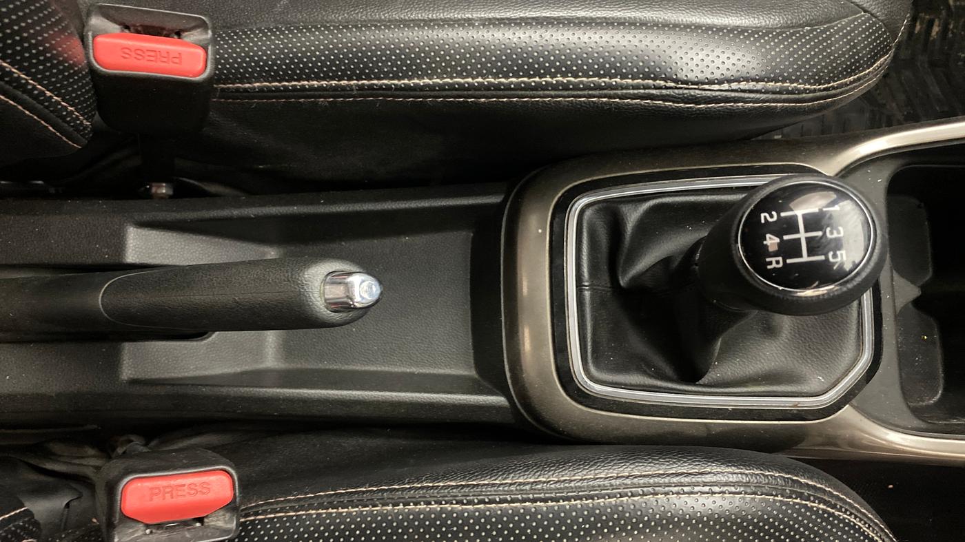 2018 Maruti IGNIS DELTA 1.2, Petrol, Manual, 67,689 km, Gear Lever