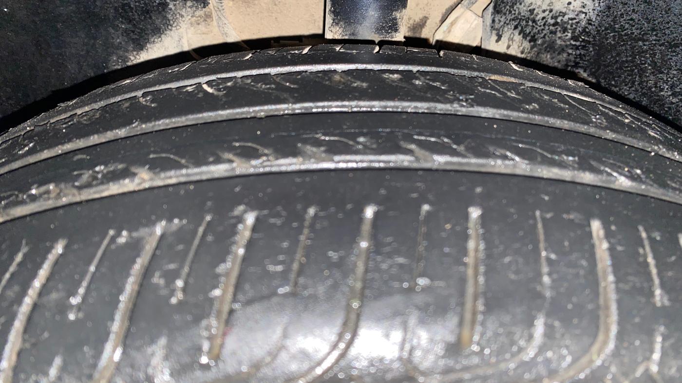 2022 Tata ALTROZ XZA, Petrol, Automatic, 49,557 km, Left Front Tyre Tread