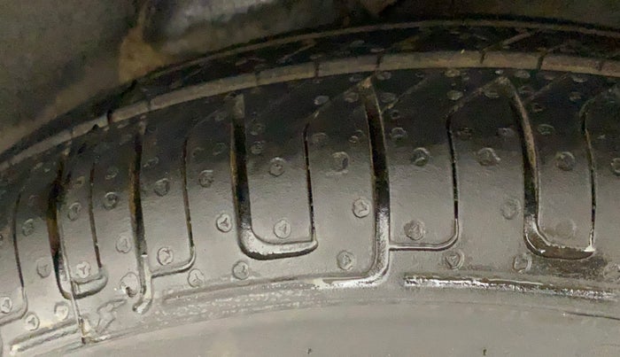 2011 Hyundai i10 MAGNA 1.2, Petrol, Manual, 65,632 km, Left Rear Tyre Tread