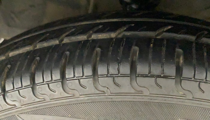 2011 Hyundai i10 MAGNA 1.2, Petrol, Manual, 65,632 km, Left Front Tyre Tread