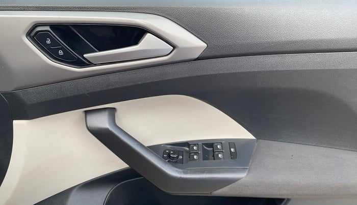 2022 Volkswagen TAIGUN HIGHLINE 1.0 TSI AT, Petrol, Automatic, 56,057 km, Driver Side Door Panels Control