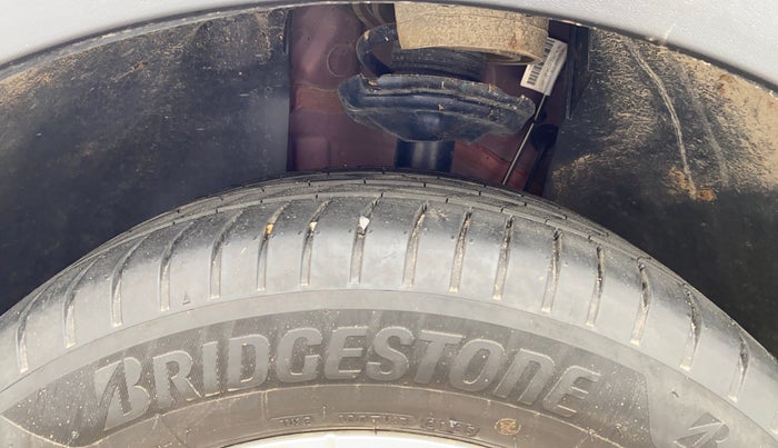 2022 Volkswagen TAIGUN HIGHLINE 1.0 TSI AT, Petrol, Automatic, 56,057 km, Left Front Tyre Tread