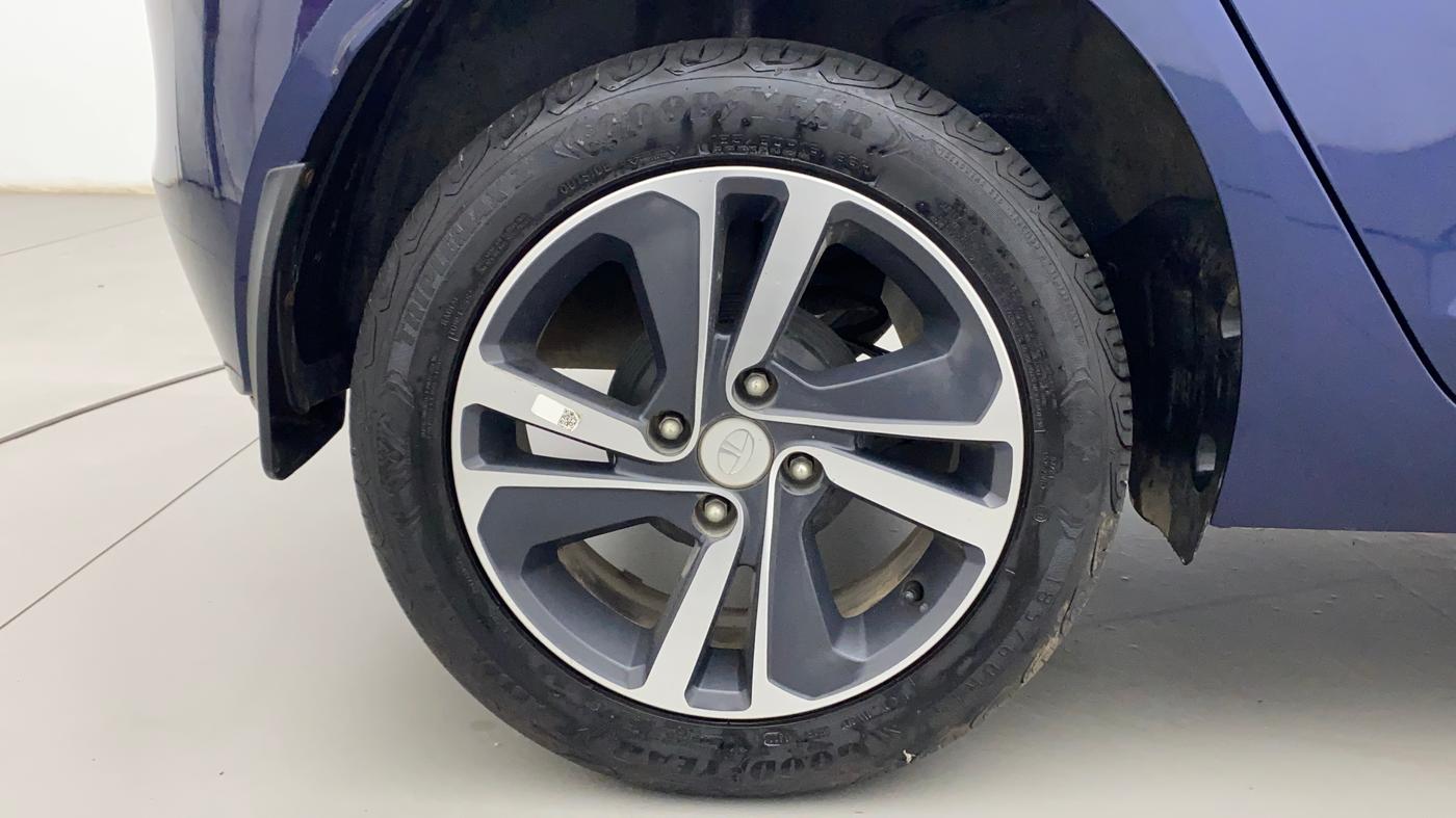 2022 Tata ALTROZ XZA PLUS, Petrol, Automatic, 23,458 km, Right Rear Wheel