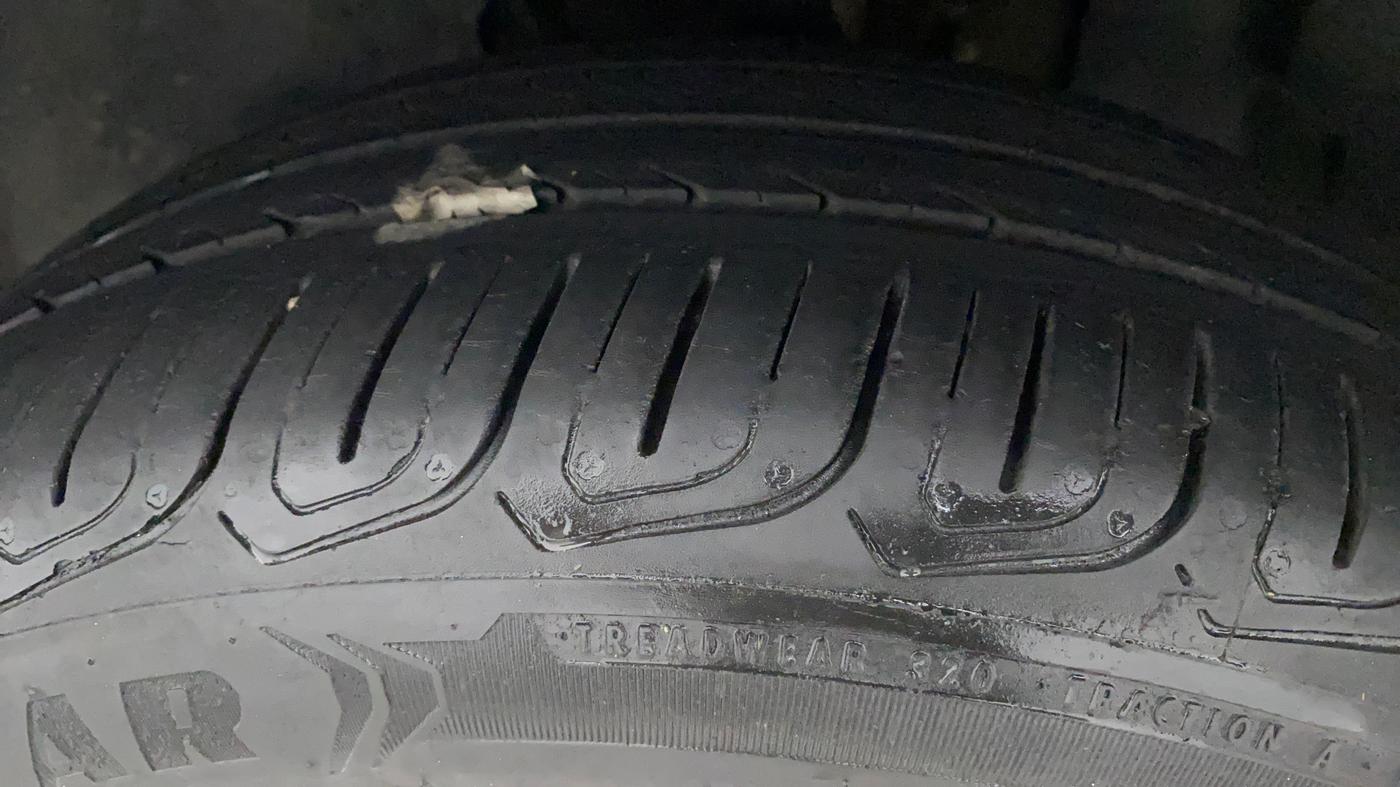 2022 Tata ALTROZ XZA PLUS, Petrol, Automatic, 23,458 km, Left Front Tyre Tread