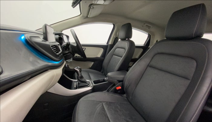 2022 Tata ALTROZ XZA PLUS, Petrol, Automatic, 23,458 km, Right Side Front Door Cabin