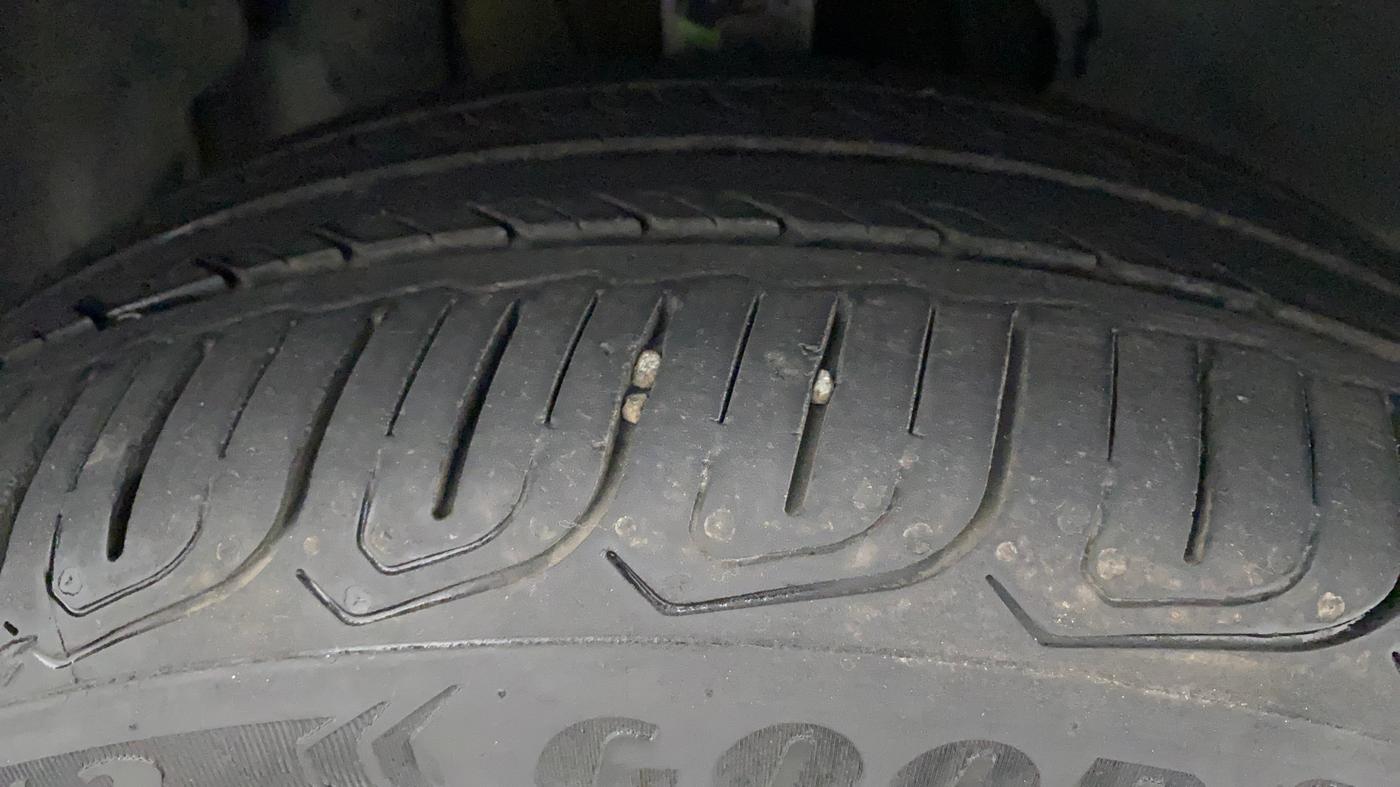 2022 Tata ALTROZ XZA PLUS, Petrol, Automatic, 23,458 km, Right Front Tyre Tread
