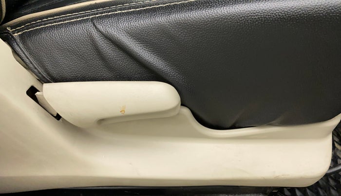 2018 Maruti Celerio VXI CNG, CNG, Manual, 38,117 km, Driver Side Adjustment Panel